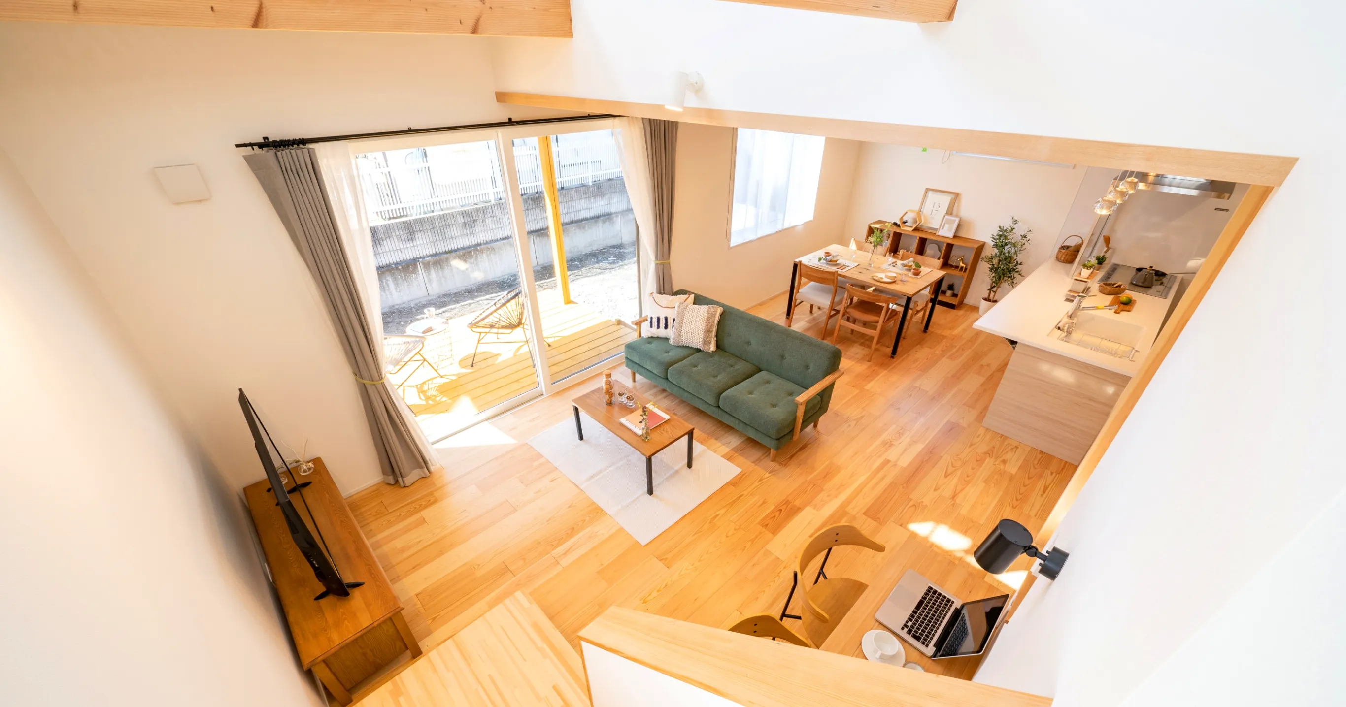 木と暮らす。LIFE WITH WOODS